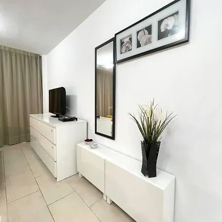 Licia Playa De Americas Appartement